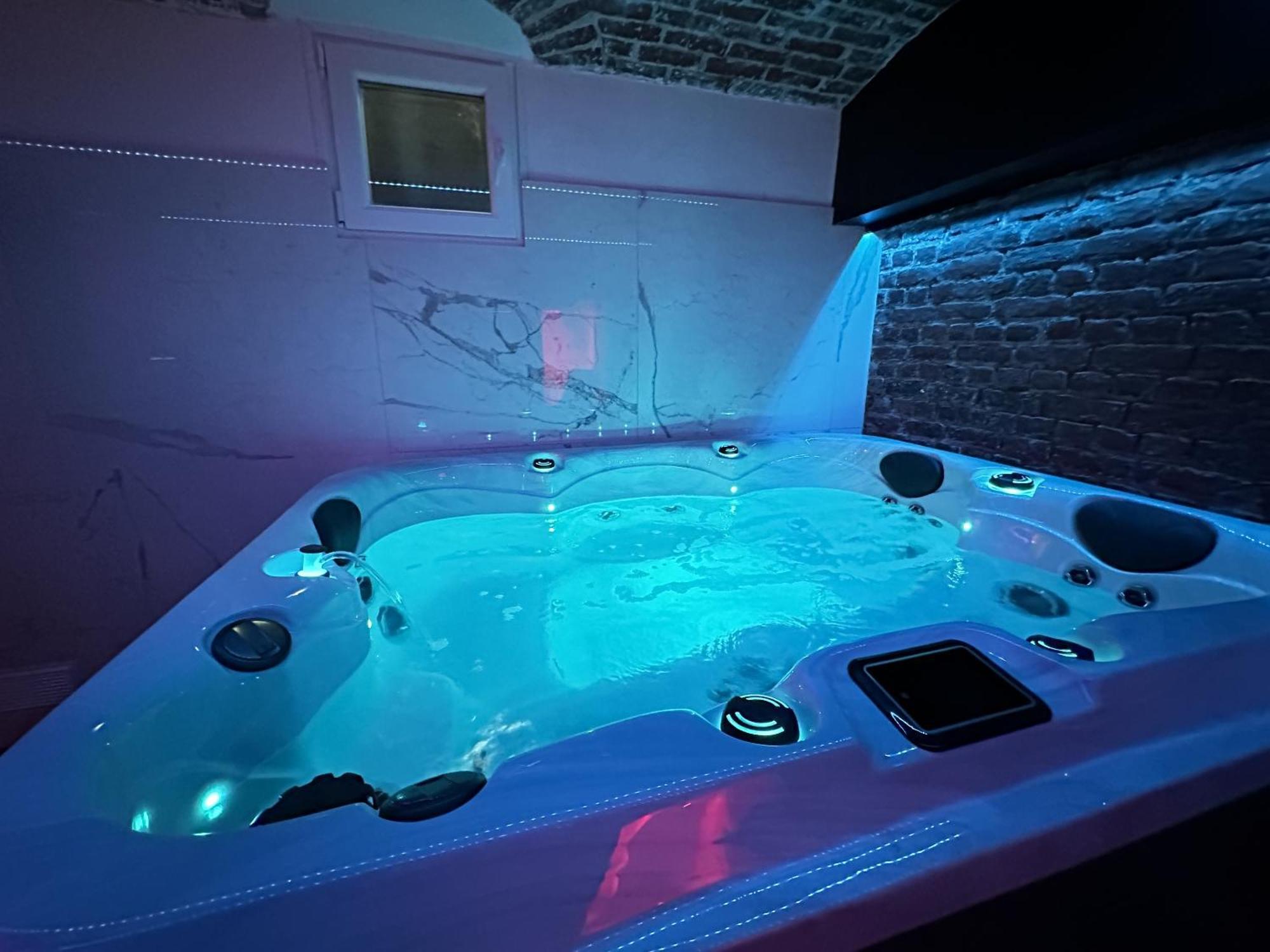 Le Bijou - Appartement, Sauna Et Jacuzzi - Lille Dış mekan fotoğraf