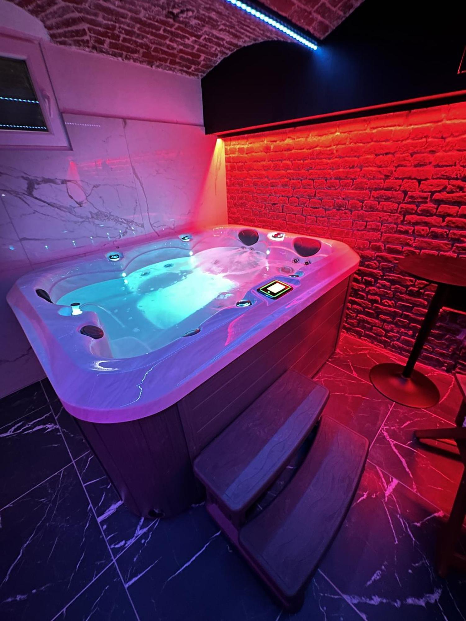 Le Bijou - Appartement, Sauna Et Jacuzzi - Lille Dış mekan fotoğraf